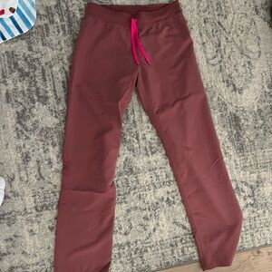 Figs Livingston women’s scrub pants small tall mauve pink